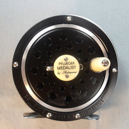 Pflueger Medalist 1494 CJ