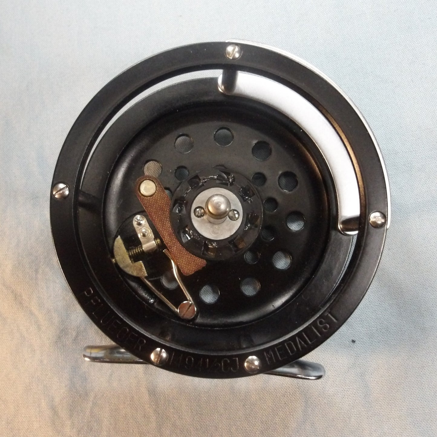 Pflueger Medalist 1494 CJ