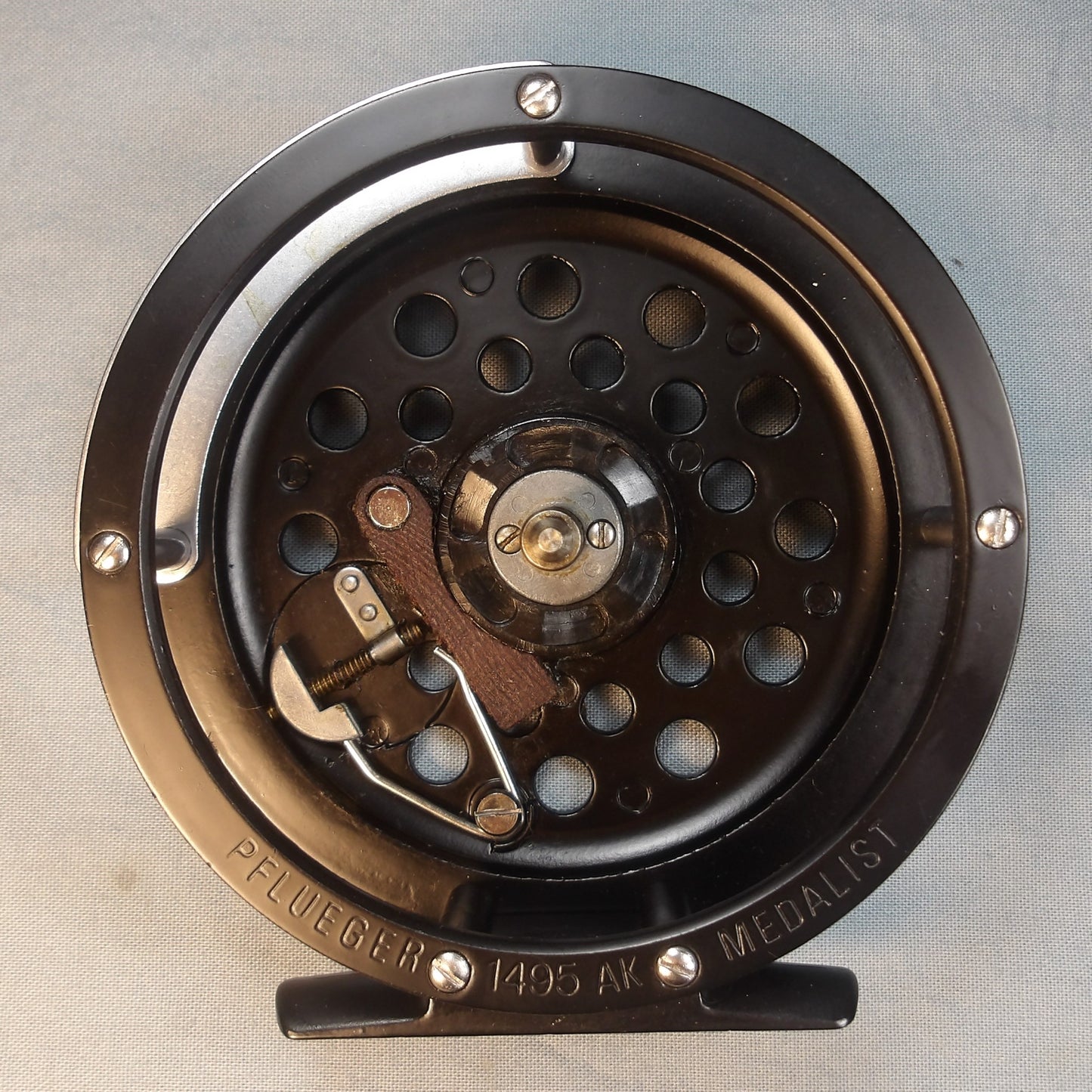 Pflueger Medalist 1495 AK NIB