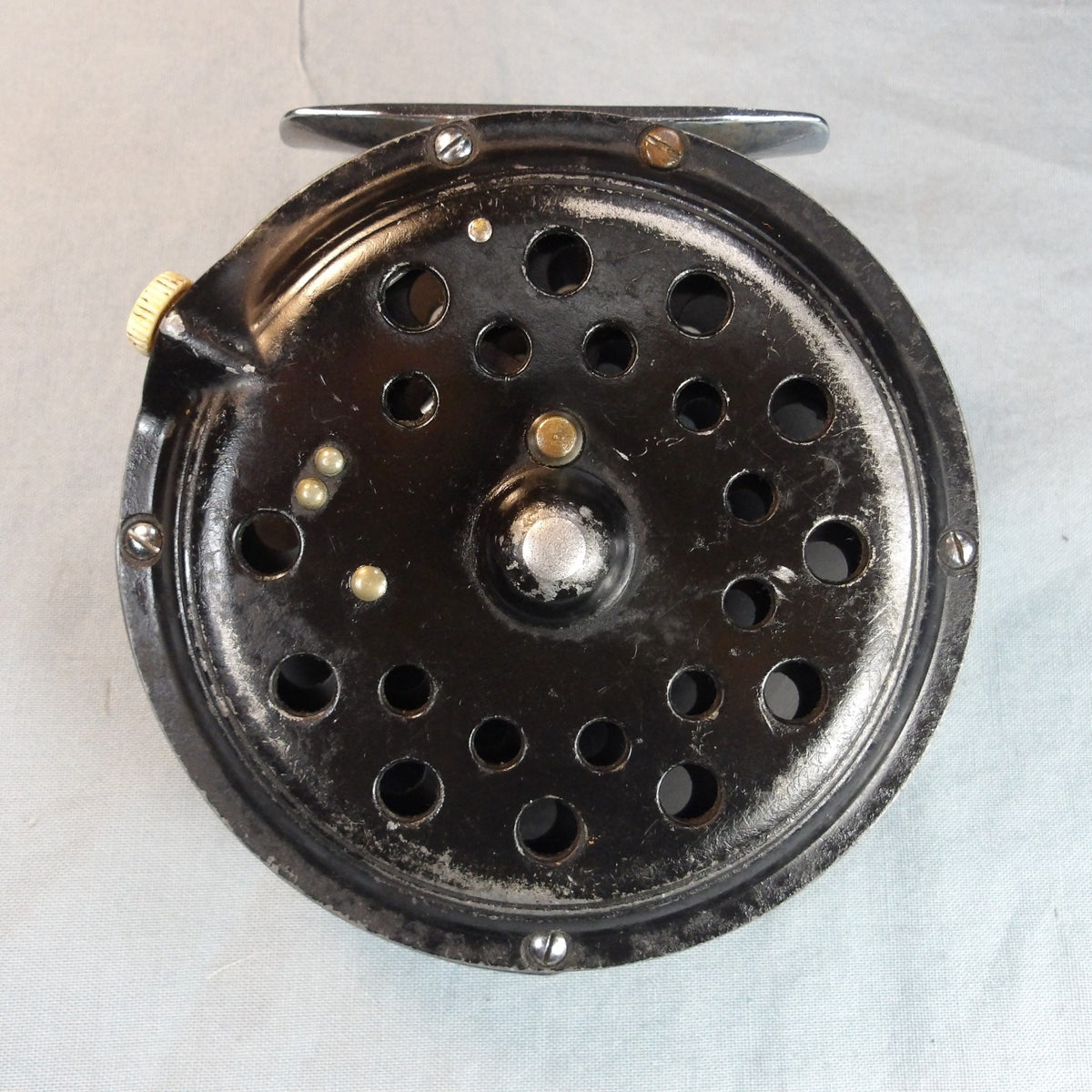 Pflueger Medalist 1495 Akron