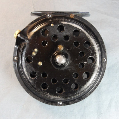 Pflueger Medalist 1495 Akron
