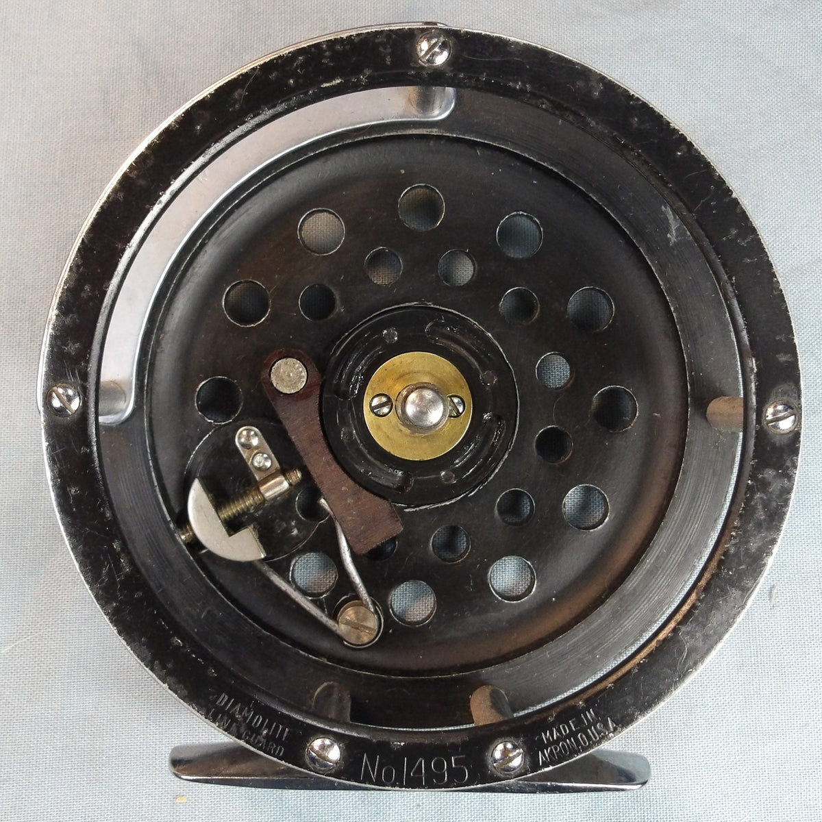 Pflueger Medalist 1495 Akron