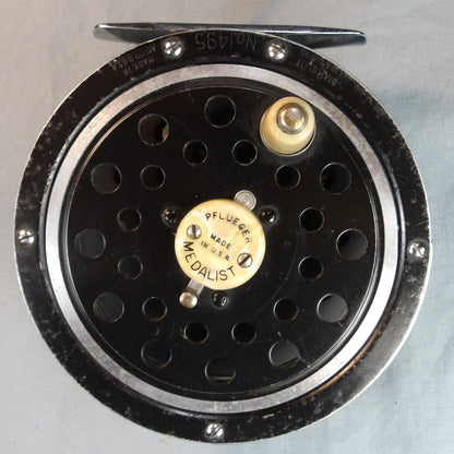 Pflueger Medalist 1495 Akron
