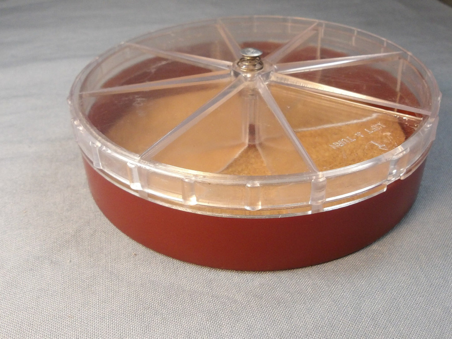 Revolving Round Fly Box.