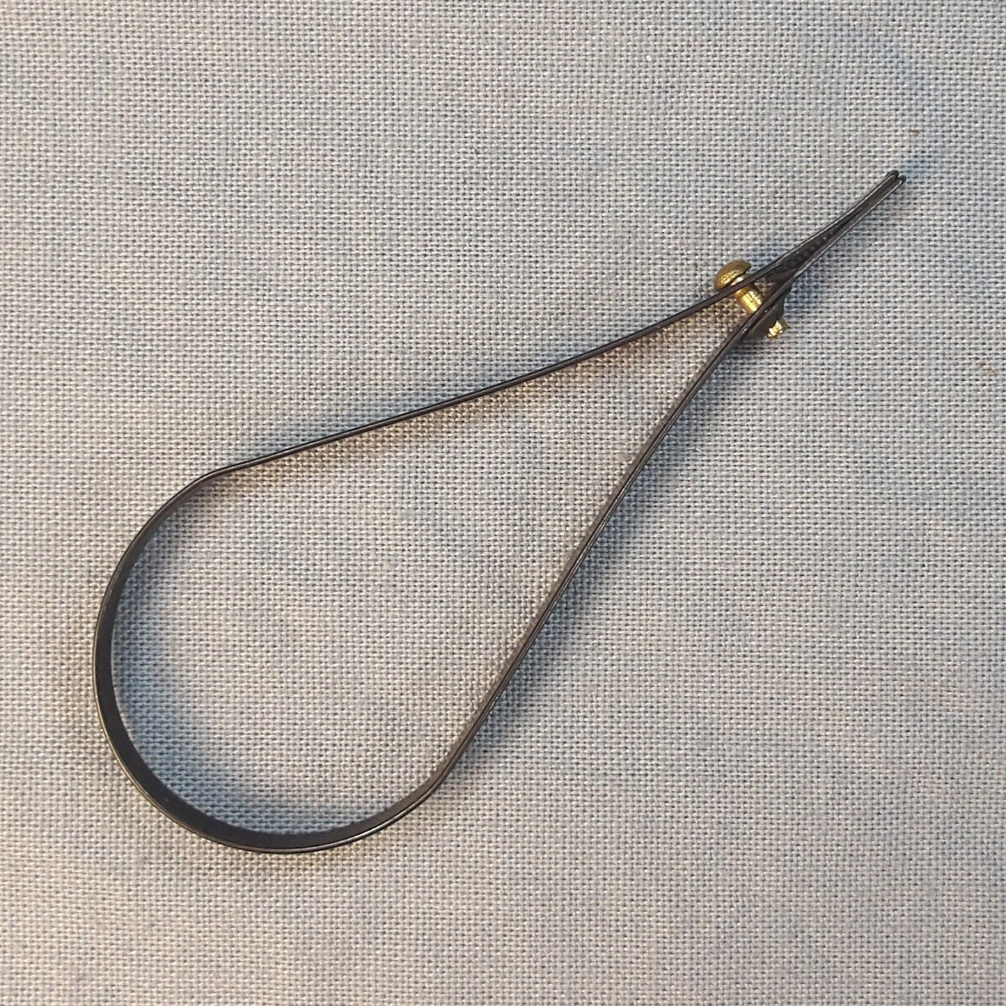 Griffin Tear Drop Hackle Plier